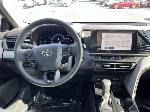 Used 2026 Toyota Camry LE w/ Convenience Package FWD image 14