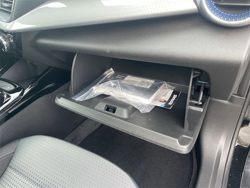 Used 2025 Chevrolet Trax LT w/ Driver Confidence Package image 33