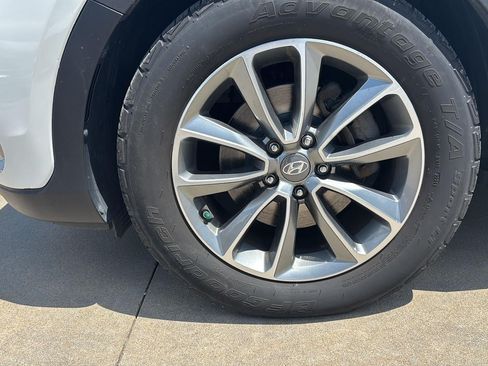 Used 2017 Hyundai Santa Fe SE AWD/4WD image 34