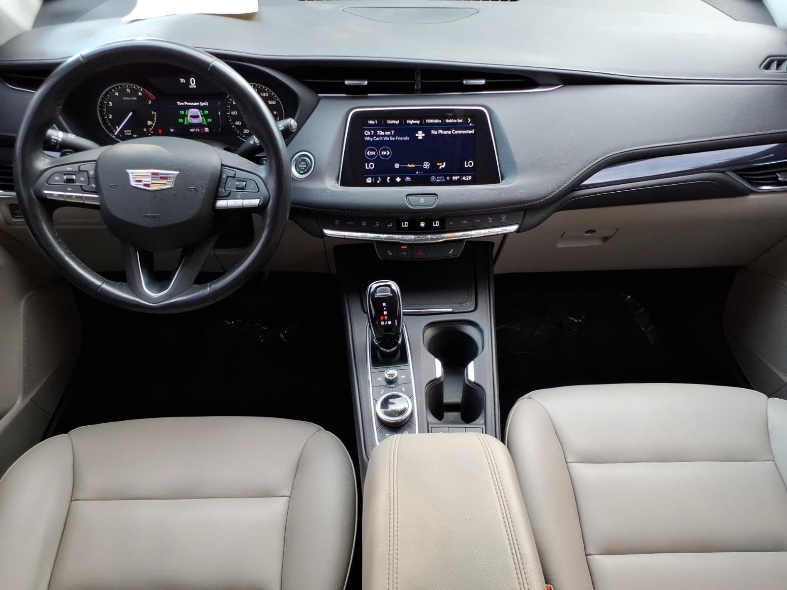 Used 2023 Cadillac XT4 Luxury w/ Cold Weather Package AWD/4WD image 28