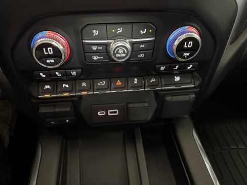 Used 2019 GMC Sierra 1500 SLT w/ SLT Premium Plus Package image 25