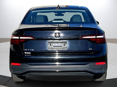 Used 2024 Volkswagen Jetta SE image 8