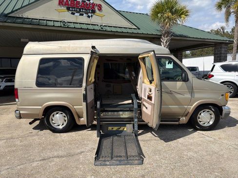 Used 2000 Ford E-150 and Econoline 150 image 2