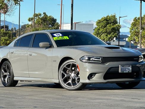 Used 2019 Dodge Charger R/T image 2