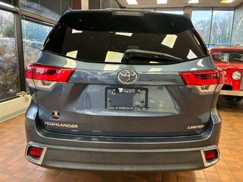 Used 2018 Toyota Highlander Limited image 11
