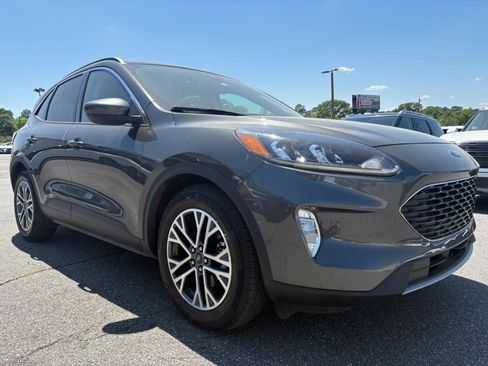 Used 2020 Ford Escape SEL FWD image 2