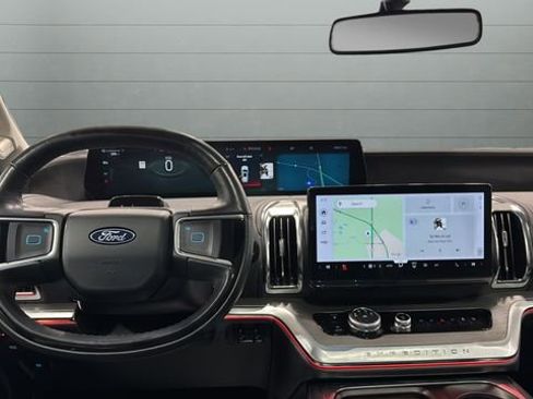 Used 2025 Ford Expedition Platinum image 10