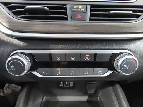 Used 2025 Nissan Altima 2.5 SV FWD image 26