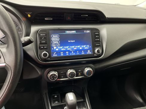 Used 2023 Nissan Kicks SV image 14