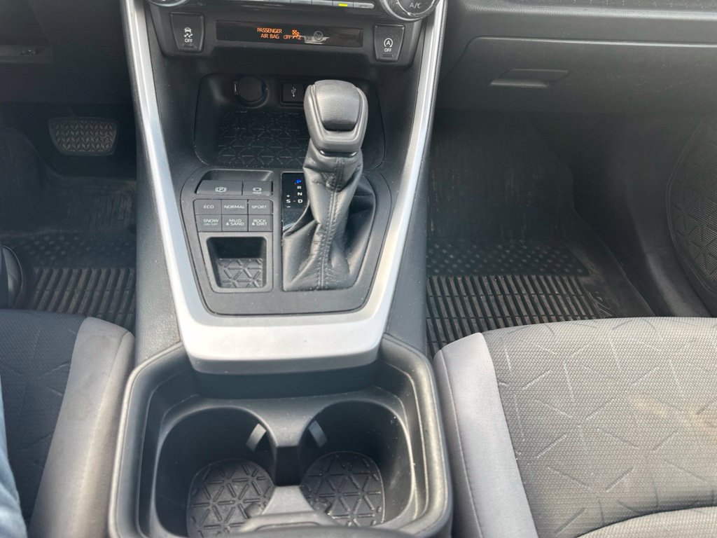 Used 2021 Toyota RAV4 XLE w/ Carpet Mat Package (TMS) AWD/4WD image 51