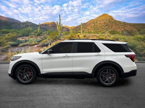 Used 2025 Ford Explorer ST w/ Sun And Sound Package AWD/4WD image 7