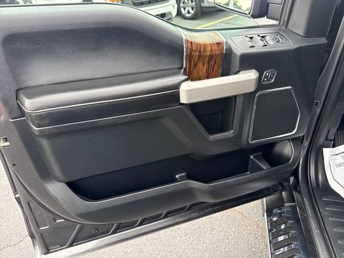 Used 2018 Ford F150 Lariat w/ Equipment Group 502A Luxury AWD/4WD image 31