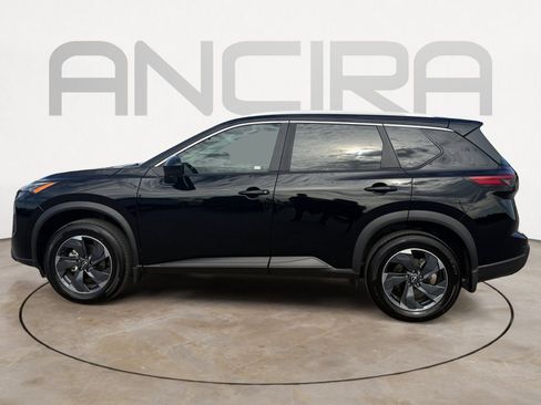 Used 2025 Nissan Rogue SV w/ SV Premium Package image 7