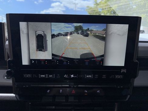 Used 2024 GMC Hummer EV 3X AWD/4WD image 19