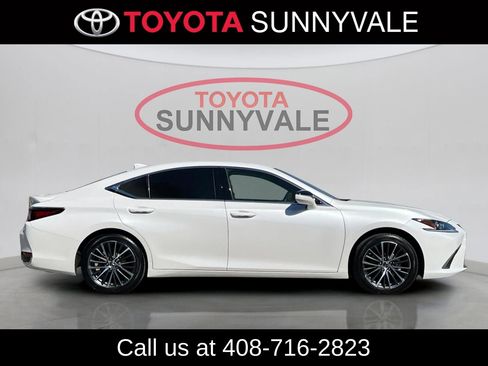 Used 2025 Lexus ES 300h 300h w/ Premium Package image 9