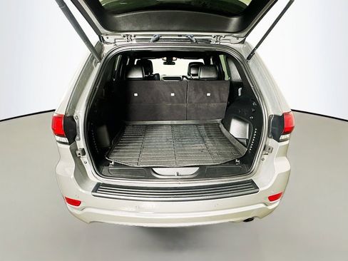 Used 2021 Jeep Grand Cherokee Laredo X image 30