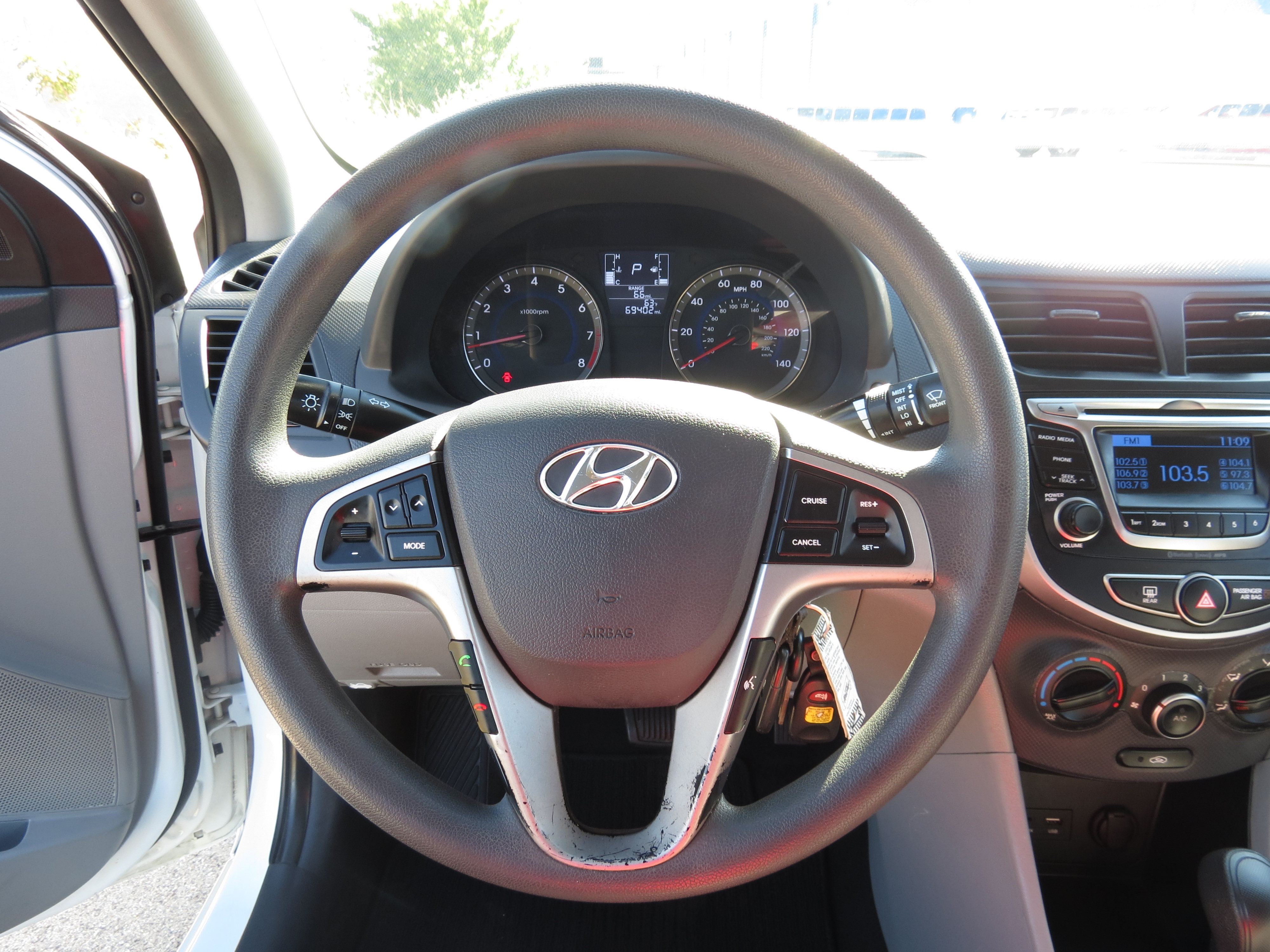 Used 2016 Hyundai Accent SE w/ Option Group 02 FWD image 13