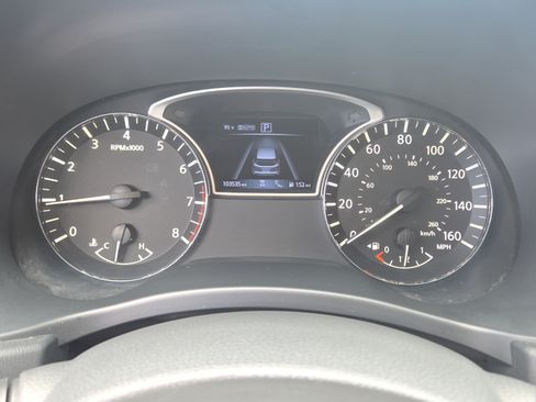 Used 2020 Nissan Pathfinder SL AWD/4WD image 29