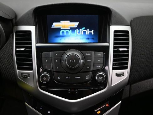 Used 2014 Chevrolet Cruze LT w/ Technology Package image 18