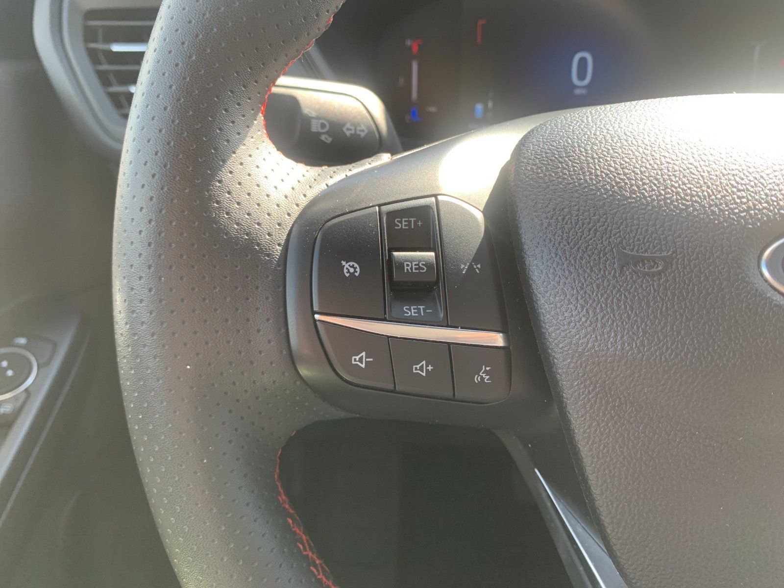 Used 2025 Ford Escape ST-Line Select AWD/4WD image 29
