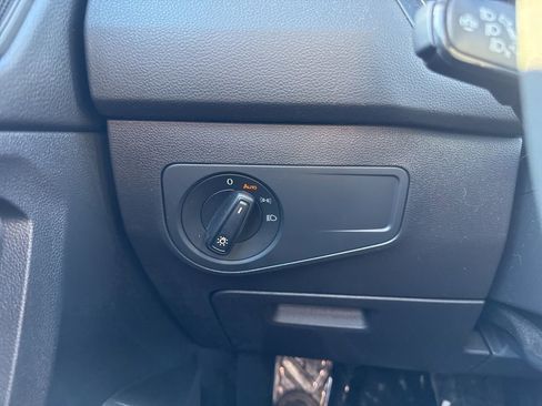 Used 2022 Volkswagen Tiguan S image 27