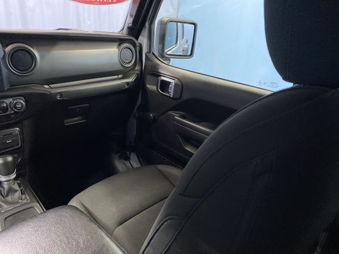 Certified 2022 Jeep Gladiator Sport image 28