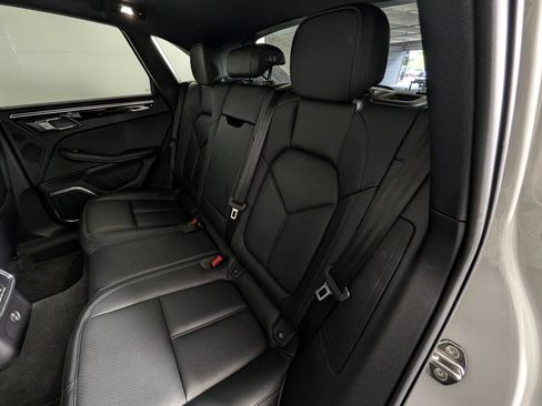 Certified 2023 Porsche Macan S AWD/4WD image 22