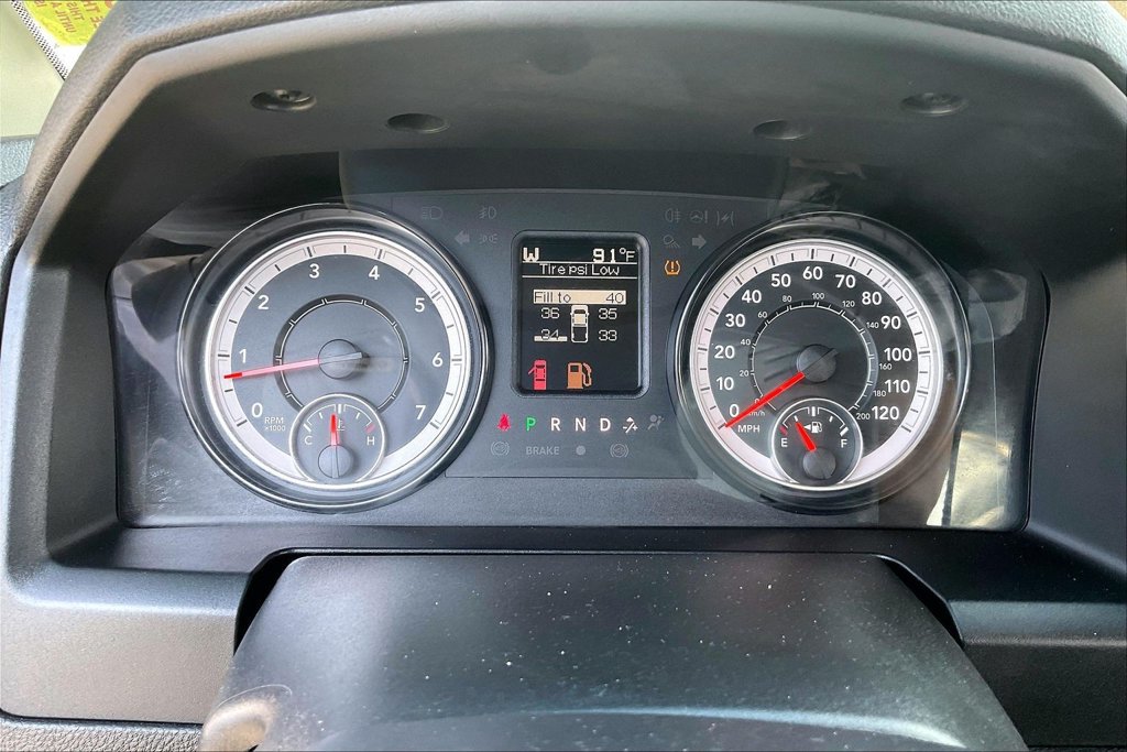 Used 2022 RAM 1500 Classic SLT AWD/4WD image 14