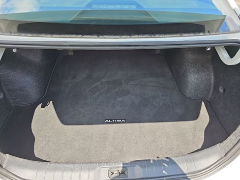 Used 2025 Nissan Altima 2.5 SV FWD image 19