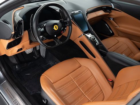 Used 2022 Ferrari Roma image 13