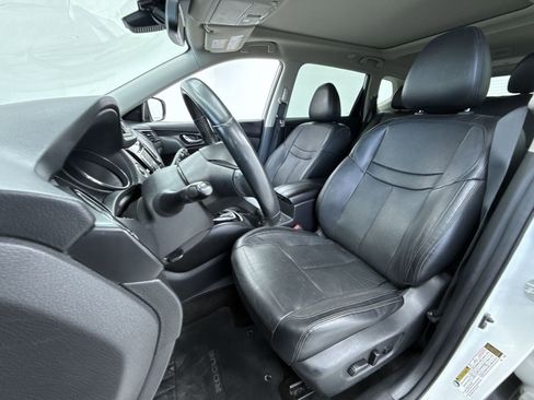 Used 2017 Nissan Rogue SL w/ SL Premium Package image 10