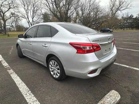 Used 2019 Nissan Sentra S image 2