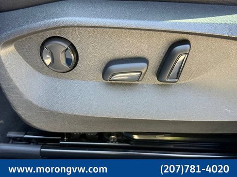 Used 2023 Volkswagen Taos SE w/ Panoramic Sunroof Package AWD/4WD image 24