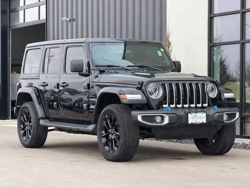 Used 2023 Jeep Wrangler Unlimited Sahara w/ Cold Weather Group image 4