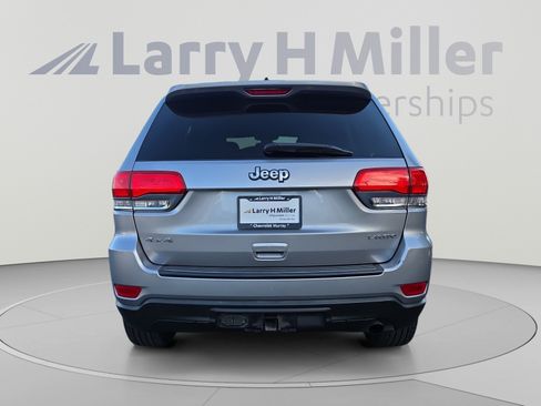 Used 2015 Jeep Grand Cherokee Laredo w/ Quick Order Package 23E AWD/4WD image 4