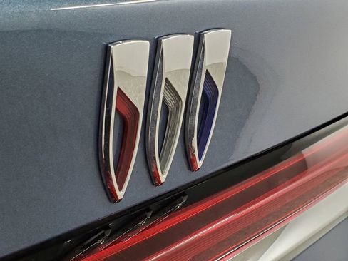 Used 2025 Buick Enclave Preferred image 24