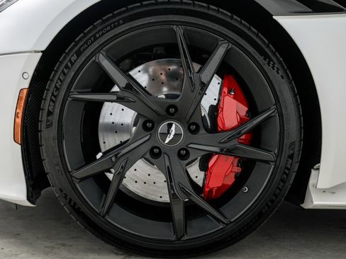 Used 2019 Aston Martin DBS Superleggera RWD image 9