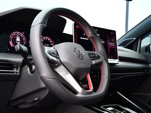 Used 2025 Volkswagen GTI SE FWD image 23