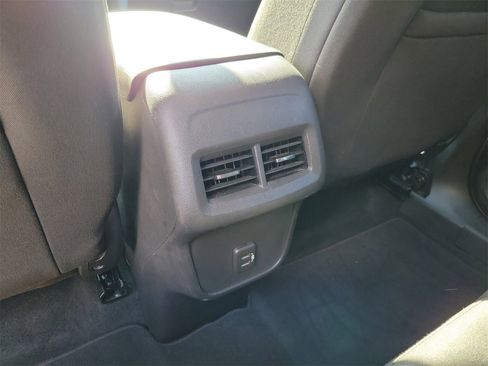 Used 2019 Chevrolet Equinox LT image 11