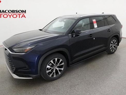 New 2026 Toyota Grand Highlander AWD Hybrid image 1