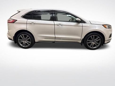 Used 2019 Ford Edge Titanium w/ Equipment Group 301A FWD image 4