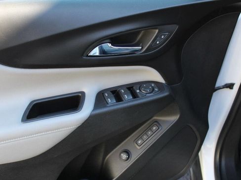 Used 2019 Chevrolet Equinox Premier image 17