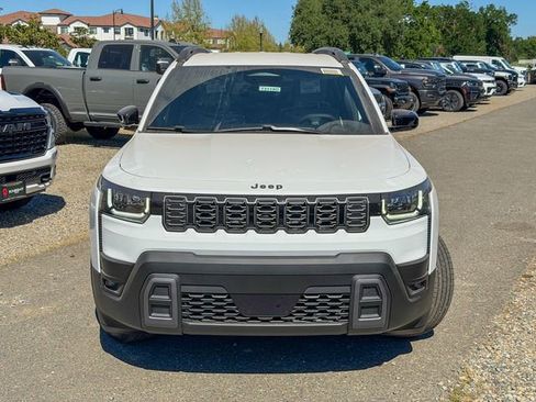 New 2026 Jeep Cherokee Laredo image 3