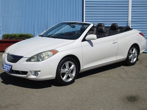 Used 2004 Toyota Solara SLE FWD image 2