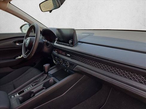 Used 2025 Honda Accord SE image 14