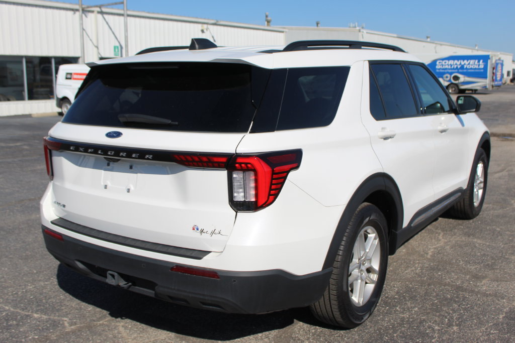 Used 2025 Ford Explorer Active RWD image 6