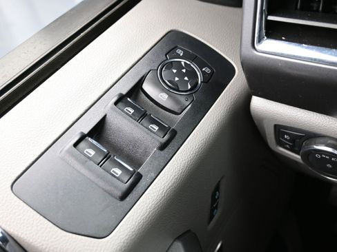 Used 2015 Ford F150 XLT w/ Equipment Group 302A Luxury image 24