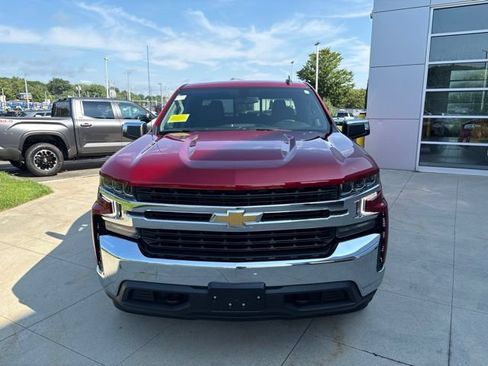 Used 2021 Chevrolet Silverado 1500 LT w/ Convenience Package II AWD/4WD image 2