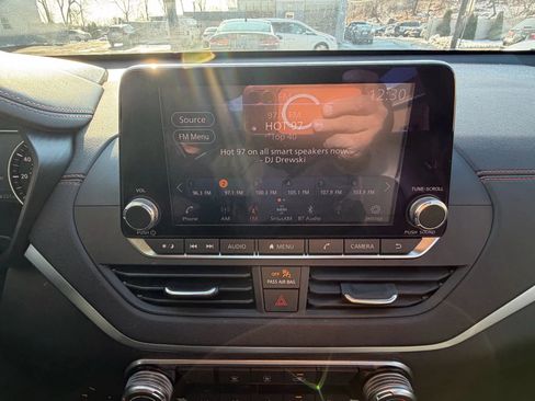 Used 2019 Nissan Altima 2.5 SR image 18