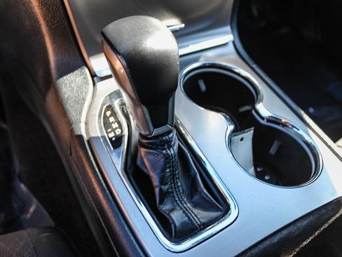 Used 2018 Jeep Grand Cherokee Laredo image 22